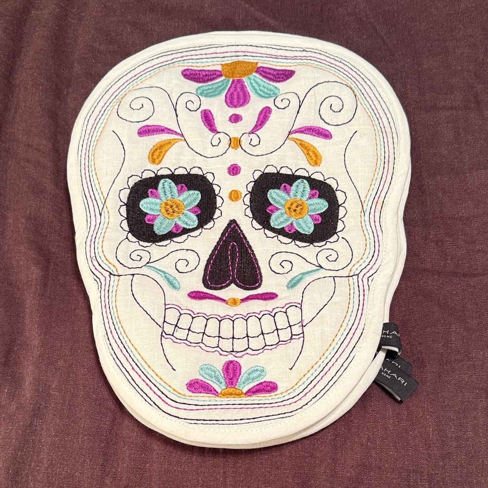 TAHARI Embroidered Sugar Skull Design Placemats